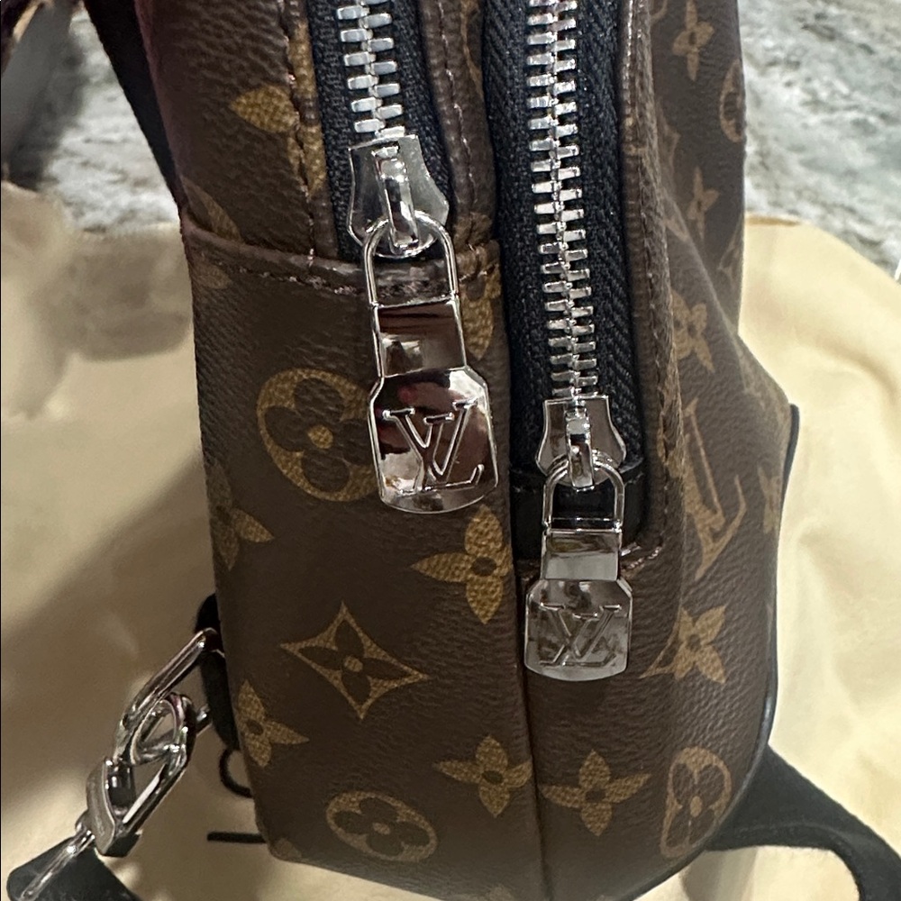 Canvas Monogram Inspired Avenue Sling unisex Bag Never Worn New condition - Picture 7 of 16